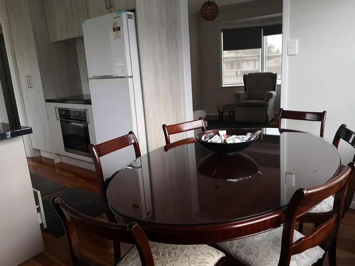 Cheerful 4 Bedroom Holiday Home Rotorua