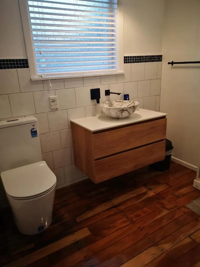 Cheerful 4 Bedroom Holiday Home Rotorua