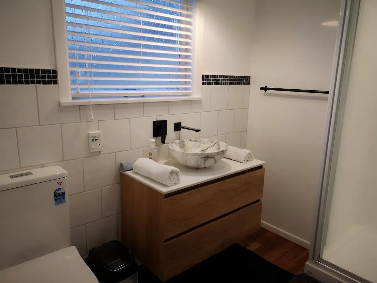 Cheerful 4 Bedroom Holiday Home Rotorua