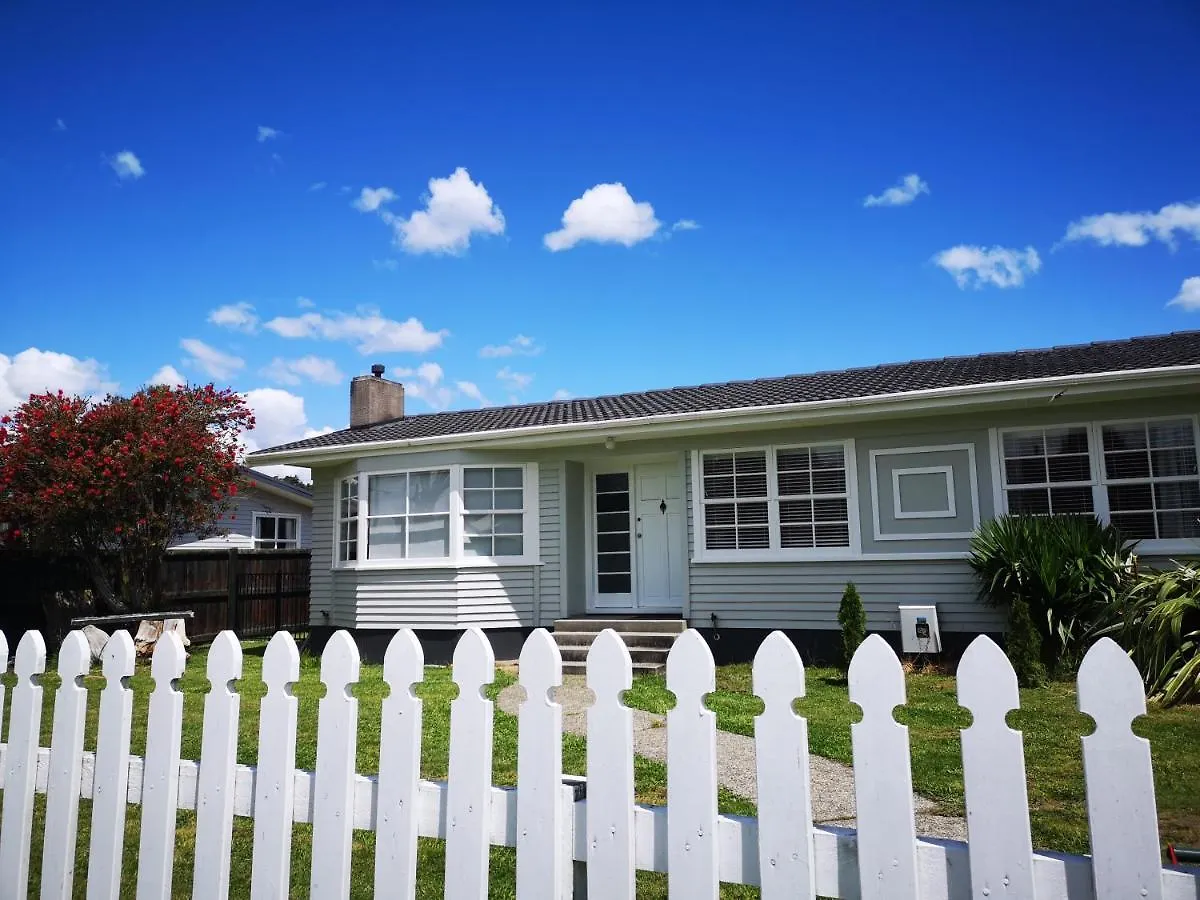 Cheerful 4 Bedroom Holiday Home Rotorua 0*,  New Zealand