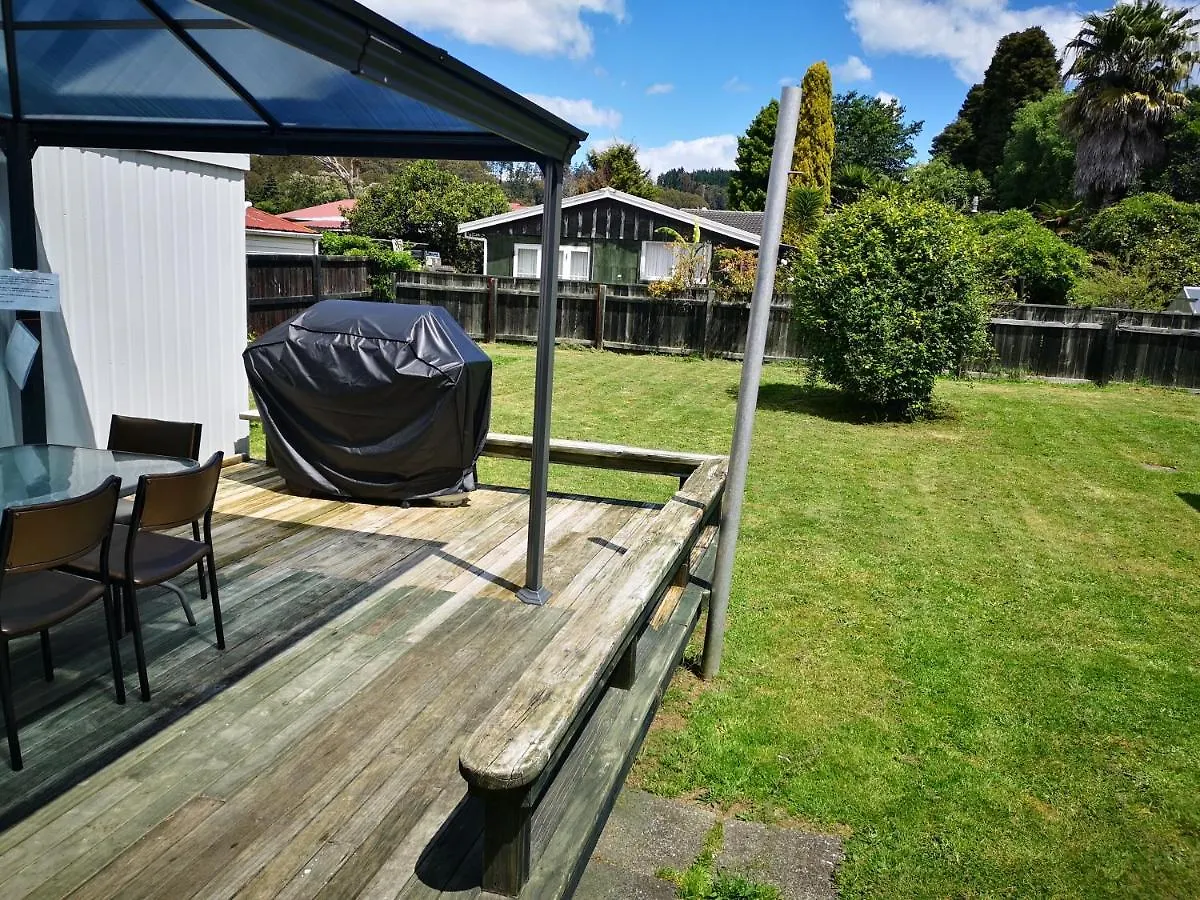 Cheerful 4 Bedroom Holiday Home Rotorua New Zealand