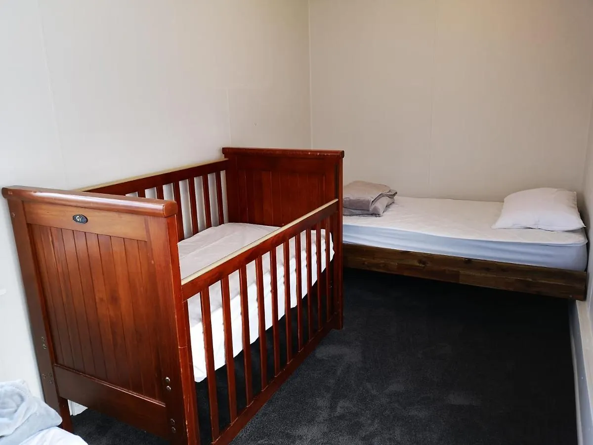 Cheerful 4 Bedroom Holiday Home Rotorua